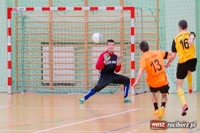 Zdjęcie w galerii na portalu naszraciborz.pl: Nawet gol widmo nie pogrążył AMJ Dach-Mig. Ogromny pech Brygady Argo wiadomości z regionu