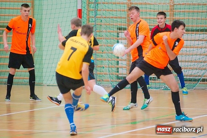 Zdjęcie w galerii na portalu naszraciborz.pl: Nawet gol widmo nie pogrążył AMJ Dach-Mig. Ogromny pech Brygady Argo wiadomości z regionu