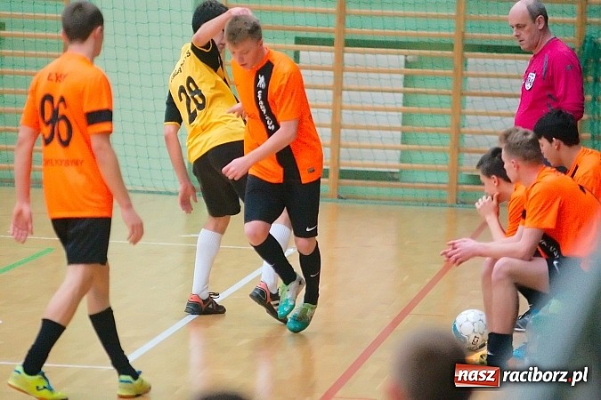 Zdjęcie w galerii na portalu naszraciborz.pl: Nawet gol widmo nie pogrążył AMJ Dach-Mig. Ogromny pech Brygady Argo wiadomości z regionu