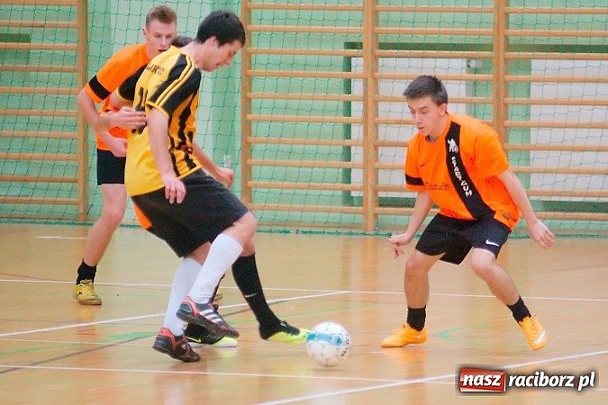 Zdjęcie w galerii na portalu naszraciborz.pl: Nawet gol widmo nie pogrążył AMJ Dach-Mig. Ogromny pech Brygady Argo wiadomości z regionu