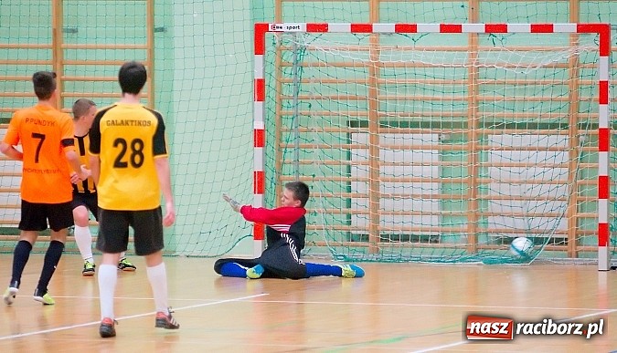 Zdjęcie w galerii na portalu naszraciborz.pl: Nawet gol widmo nie pogrążył AMJ Dach-Mig. Ogromny pech Brygady Argo wiadomości z regionu