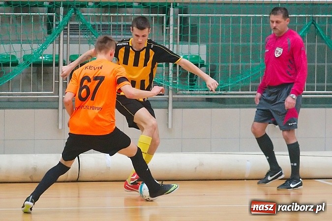 Zdjęcie w galerii na portalu naszraciborz.pl: Nawet gol widmo nie pogrążył AMJ Dach-Mig. Ogromny pech Brygady Argo wiadomości z regionu