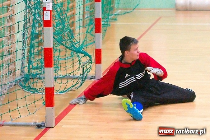 Zdjęcie w galerii na portalu naszraciborz.pl: Nawet gol widmo nie pogrążył AMJ Dach-Mig. Ogromny pech Brygady Argo wiadomości z regionu