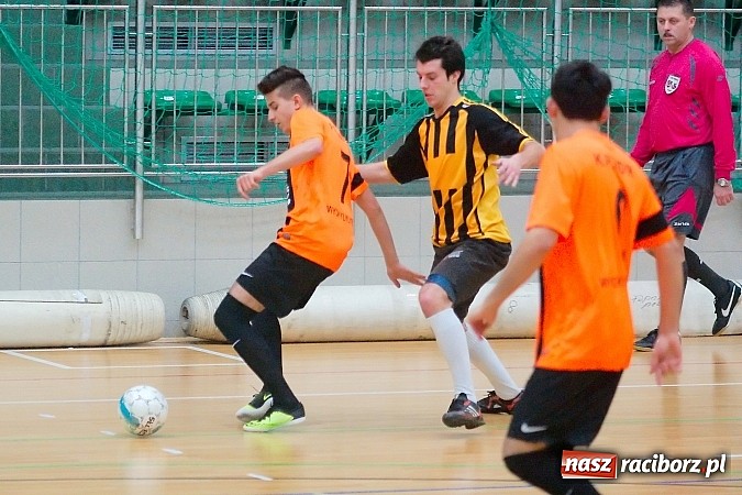 Zdjęcie w galerii na portalu naszraciborz.pl: Nawet gol widmo nie pogrążył AMJ Dach-Mig. Ogromny pech Brygady Argo wiadomości z regionu