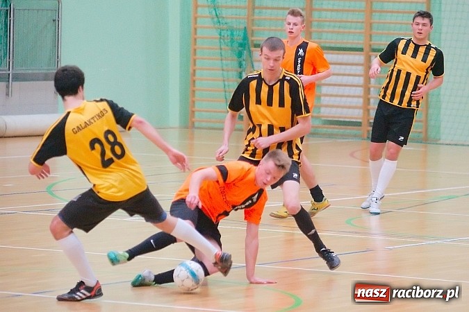 Zdjęcie w galerii na portalu naszraciborz.pl: Nawet gol widmo nie pogrążył AMJ Dach-Mig. Ogromny pech Brygady Argo wiadomości z regionu