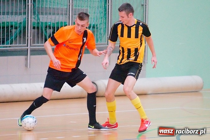 Zdjęcie w galerii na portalu naszraciborz.pl: Nawet gol widmo nie pogrążył AMJ Dach-Mig. Ogromny pech Brygady Argo wiadomości z regionu