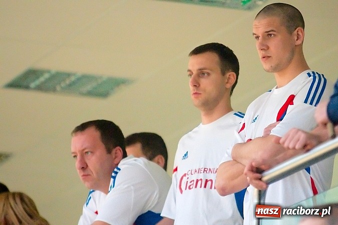 Zdjęcie w galerii na portalu naszraciborz.pl: Nawet gol widmo nie pogrążył AMJ Dach-Mig. Ogromny pech Brygady Argo wiadomości z regionu