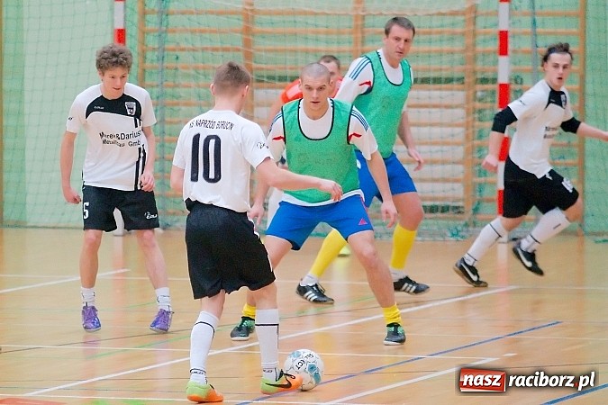 Zdjęcie w galerii na portalu naszraciborz.pl: Nawet gol widmo nie pogrążył AMJ Dach-Mig. Ogromny pech Brygady Argo wiadomości z regionu