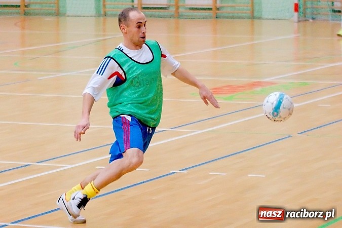 Zdjęcie w galerii na portalu naszraciborz.pl: Nawet gol widmo nie pogrążył AMJ Dach-Mig. Ogromny pech Brygady Argo wiadomości z regionu