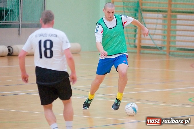 Zdjęcie w galerii na portalu naszraciborz.pl: Nawet gol widmo nie pogrążył AMJ Dach-Mig. Ogromny pech Brygady Argo wiadomości z regionu