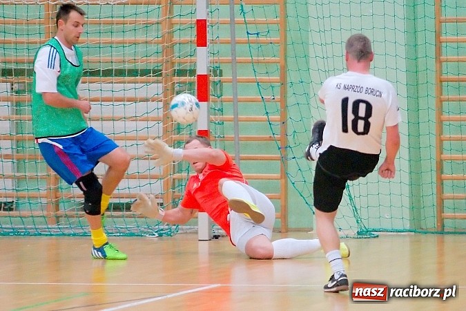 Zdjęcie w galerii na portalu naszraciborz.pl: Nawet gol widmo nie pogrążył AMJ Dach-Mig. Ogromny pech Brygady Argo wiadomości z regionu