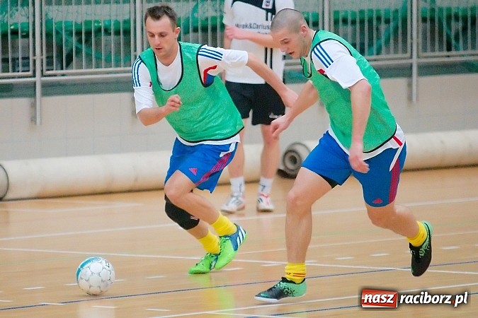 Zdjęcie w galerii na portalu naszraciborz.pl: Nawet gol widmo nie pogrążył AMJ Dach-Mig. Ogromny pech Brygady Argo wiadomości z regionu