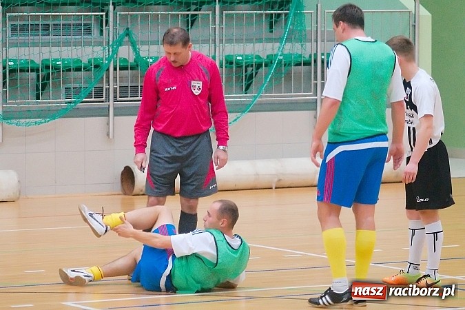 Zdjęcie w galerii na portalu naszraciborz.pl: Nawet gol widmo nie pogrążył AMJ Dach-Mig. Ogromny pech Brygady Argo wiadomości z regionu