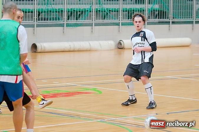 Zdjęcie w galerii na portalu naszraciborz.pl: Nawet gol widmo nie pogrążył AMJ Dach-Mig. Ogromny pech Brygady Argo wiadomości z regionu