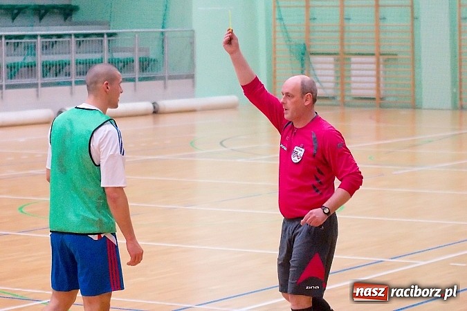 Zdjęcie w galerii na portalu naszraciborz.pl: Nawet gol widmo nie pogrążył AMJ Dach-Mig. Ogromny pech Brygady Argo wiadomości z regionu