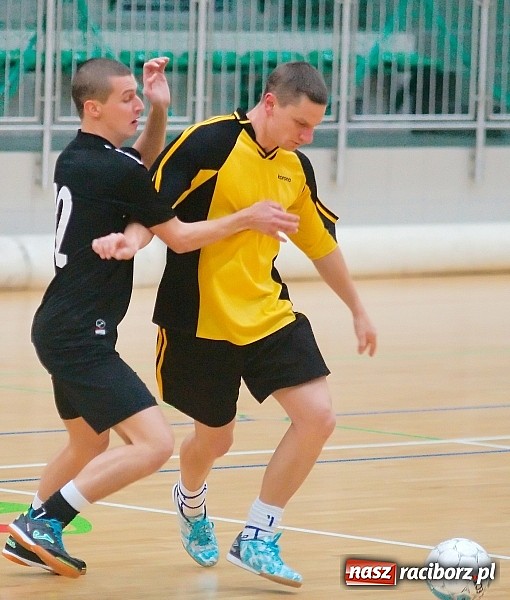 Zdjęcie w galerii na portalu naszraciborz.pl: Nawet gol widmo nie pogrążył AMJ Dach-Mig. Ogromny pech Brygady Argo wiadomości z regionu