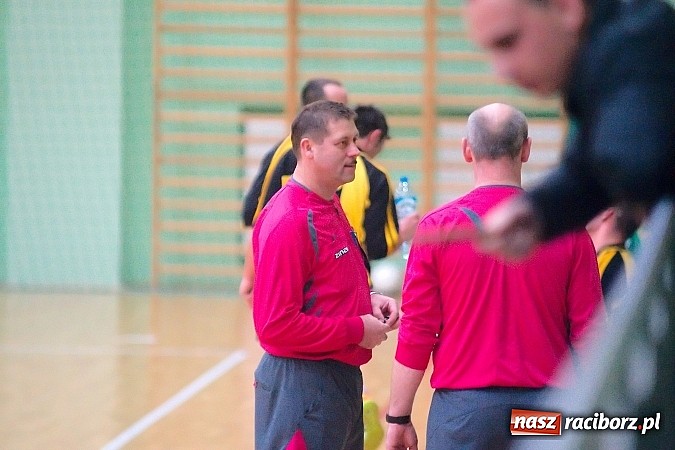 Zdjęcie w galerii na portalu naszraciborz.pl: Nawet gol widmo nie pogrążył AMJ Dach-Mig. Ogromny pech Brygady Argo wiadomości z regionu