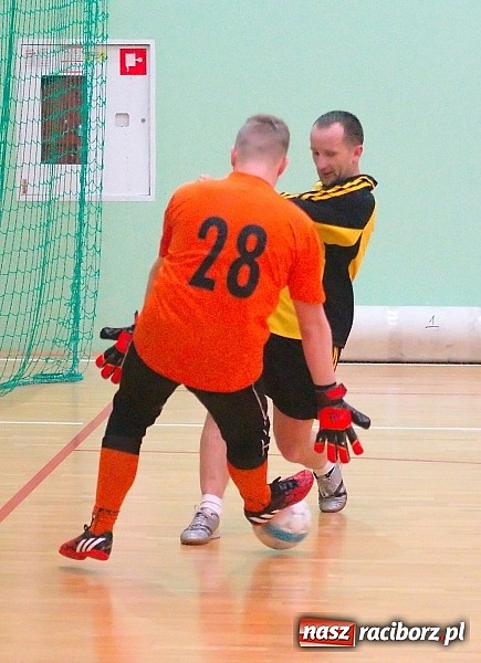 Zdjęcie w galerii na portalu naszraciborz.pl: Nawet gol widmo nie pogrążył AMJ Dach-Mig. Ogromny pech Brygady Argo wiadomości z regionu