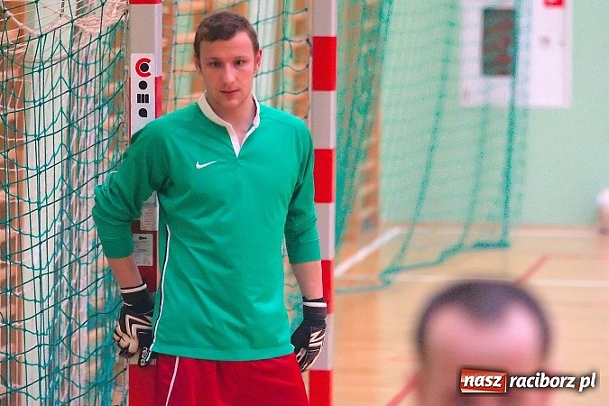 Zdjęcie w galerii na portalu naszraciborz.pl: Nawet gol widmo nie pogrążył AMJ Dach-Mig. Ogromny pech Brygady Argo wiadomości z regionu