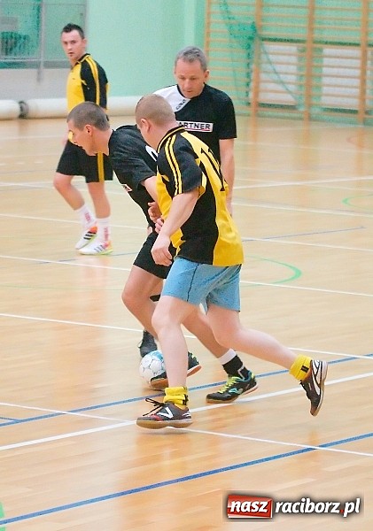 Zdjęcie w galerii na portalu naszraciborz.pl: Nawet gol widmo nie pogrążył AMJ Dach-Mig. Ogromny pech Brygady Argo wiadomości z regionu