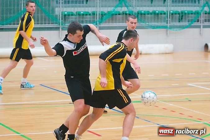 Zdjęcie w galerii na portalu naszraciborz.pl: Nawet gol widmo nie pogrążył AMJ Dach-Mig. Ogromny pech Brygady Argo wiadomości z regionu