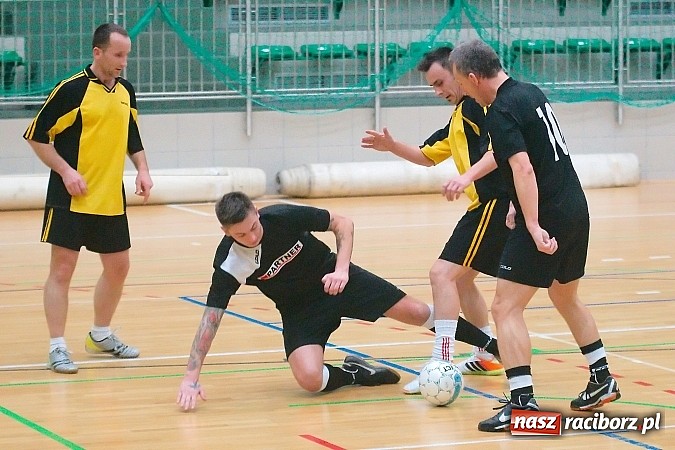 Zdjęcie w galerii na portalu naszraciborz.pl: Nawet gol widmo nie pogrążył AMJ Dach-Mig. Ogromny pech Brygady Argo wiadomości z regionu