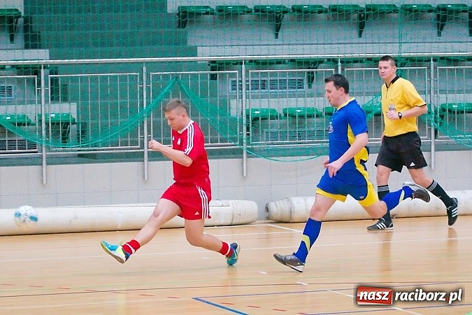 Zdjęcie w galerii na portalu naszraciborz.pl: HLPN: Pierwsze zwycięstwo Feniksa. Morze epitetów w II lidze wiadomości z regionu