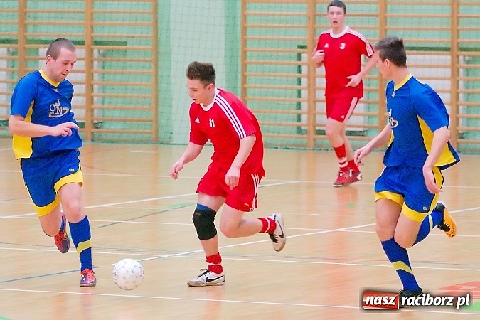 Zdjęcie w galerii na portalu naszraciborz.pl: HLPN: Pierwsze zwycięstwo Feniksa. Morze epitetów w II lidze wiadomości z regionu