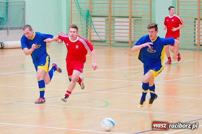 Zdjęcie w galerii na portalu naszraciborz.pl: HLPN: Pierwsze zwycięstwo Feniksa. Morze epitetów w II lidze wiadomości z regionu