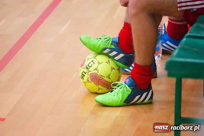 Zdjęcie w galerii na portalu naszraciborz.pl: HLPN: Pierwsze zwycięstwo Feniksa. Morze epitetów w II lidze wiadomości z regionu