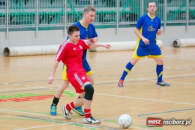 Zdjęcie w galerii na portalu naszraciborz.pl: HLPN: Pierwsze zwycięstwo Feniksa. Morze epitetów w II lidze wiadomości z regionu