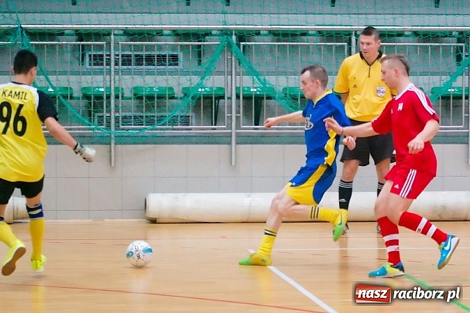 Zdjęcie w galerii na portalu naszraciborz.pl: HLPN: Pierwsze zwycięstwo Feniksa. Morze epitetów w II lidze wiadomości z regionu