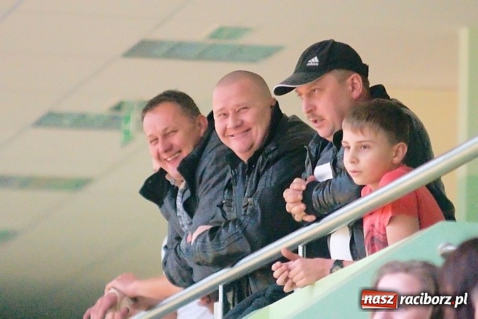 Zdjęcie w galerii na portalu naszraciborz.pl: HLPN: Pierwsze zwycięstwo Feniksa. Morze epitetów w II lidze wiadomości z regionu