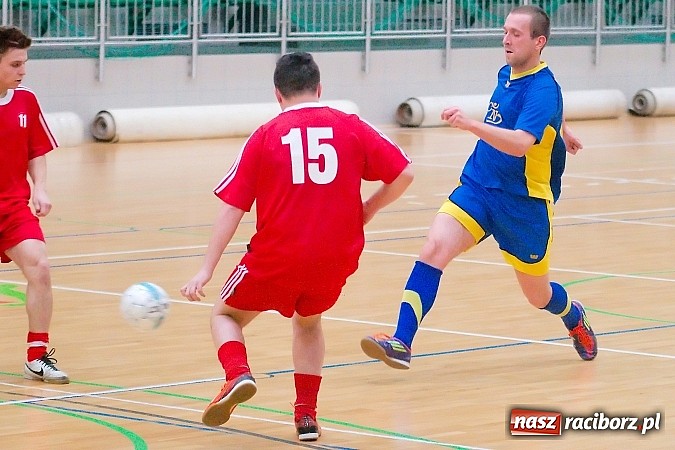 Zdjęcie w galerii na portalu naszraciborz.pl: HLPN: Pierwsze zwycięstwo Feniksa. Morze epitetów w II lidze wiadomości z regionu