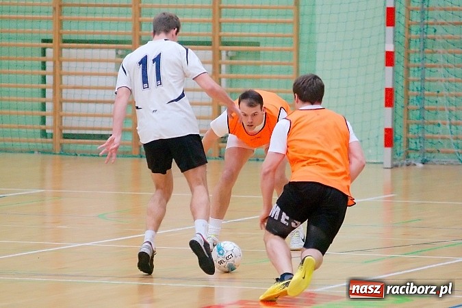 Zdjęcie w galerii na portalu naszraciborz.pl: HLPN: Pierwsze zwycięstwo Feniksa. Morze epitetów w II lidze wiadomości z regionu