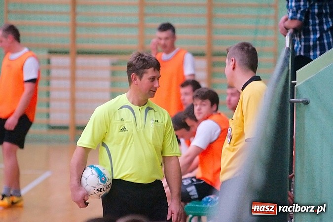 Zdjęcie w galerii na portalu naszraciborz.pl: HLPN: Pierwsze zwycięstwo Feniksa. Morze epitetów w II lidze wiadomości z regionu