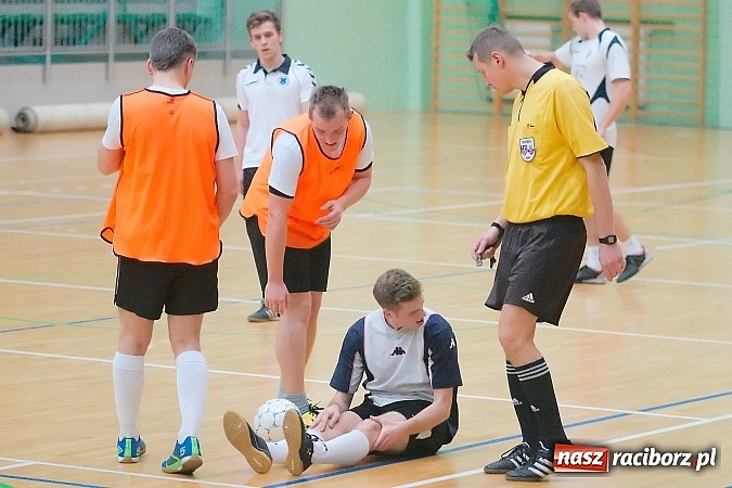 Zdjęcie w galerii na portalu naszraciborz.pl: HLPN: Pierwsze zwycięstwo Feniksa. Morze epitetów w II lidze wiadomości z regionu