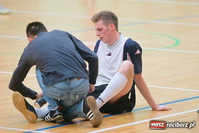 Zdjęcie w galerii na portalu naszraciborz.pl: HLPN: Pierwsze zwycięstwo Feniksa. Morze epitetów w II lidze wiadomości z regionu