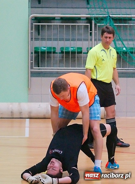 Zdjęcie w galerii na portalu naszraciborz.pl: HLPN: Pierwsze zwycięstwo Feniksa. Morze epitetów w II lidze wiadomości z regionu