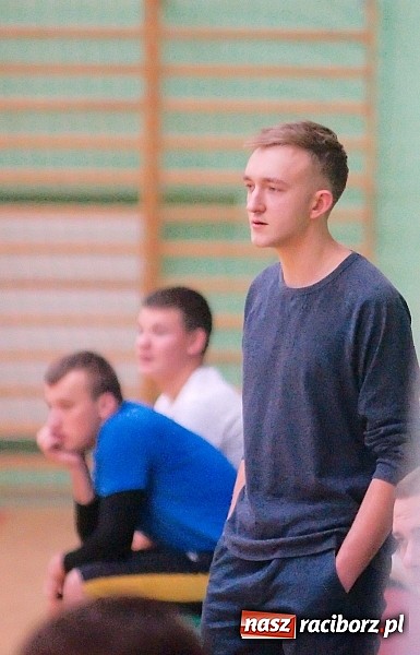 Zdjęcie w galerii na portalu naszraciborz.pl: HLPN: Pierwsze zwycięstwo Feniksa. Morze epitetów w II lidze wiadomości z regionu