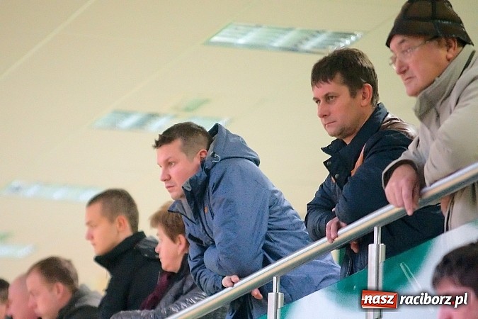 Zdjęcie w galerii na portalu naszraciborz.pl: HLPN: Pierwsze zwycięstwo Feniksa. Morze epitetów w II lidze wiadomości z regionu