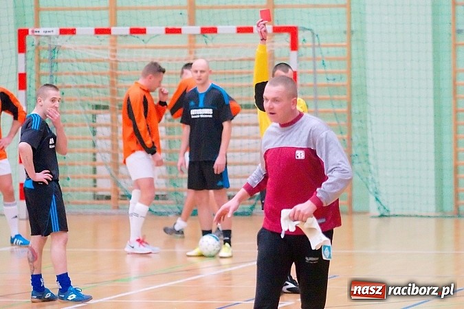 Zdjęcie w galerii na portalu naszraciborz.pl: HLPN: Pierwsze zwycięstwo Feniksa. Morze epitetów w II lidze wiadomości z regionu