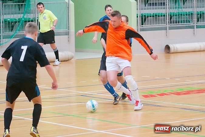 Zdjęcie w galerii na portalu naszraciborz.pl: HLPN: Pierwsze zwycięstwo Feniksa. Morze epitetów w II lidze wiadomości z regionu