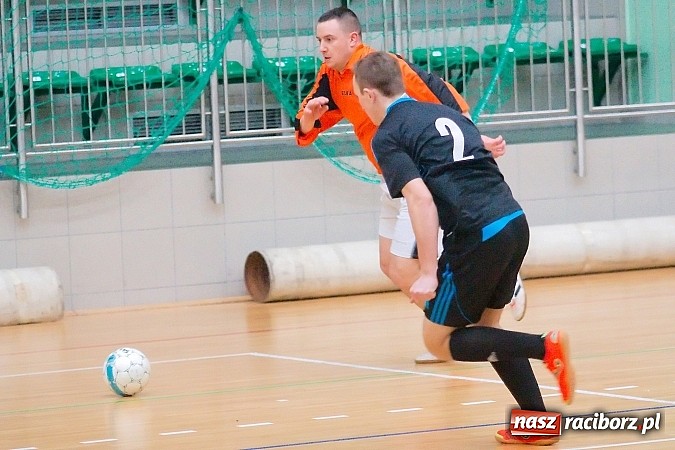 Zdjęcie w galerii na portalu naszraciborz.pl: HLPN: Pierwsze zwycięstwo Feniksa. Morze epitetów w II lidze wiadomości z regionu