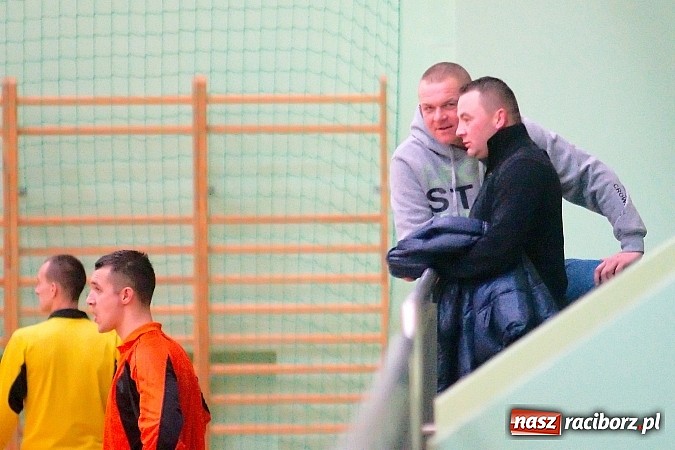 Zdjęcie w galerii na portalu naszraciborz.pl: HLPN: Pierwsze zwycięstwo Feniksa. Morze epitetów w II lidze wiadomości z regionu