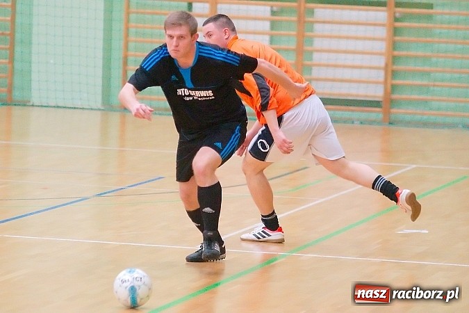 Zdjęcie w galerii na portalu naszraciborz.pl: HLPN: Pierwsze zwycięstwo Feniksa. Morze epitetów w II lidze wiadomości z regionu