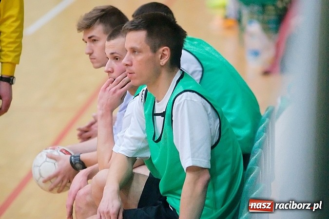 Zdjęcie w galerii na portalu naszraciborz.pl: HLPN: Pierwsze zwycięstwo Feniksa. Morze epitetów w II lidze wiadomości z regionu