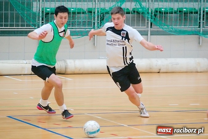 Zdjęcie w galerii na portalu naszraciborz.pl: HLPN: Pierwsze zwycięstwo Feniksa. Morze epitetów w II lidze wiadomości z regionu