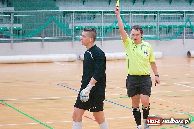 Zdjęcie w galerii na portalu naszraciborz.pl: HLPN: Pierwsze zwycięstwo Feniksa. Morze epitetów w II lidze wiadomości z regionu