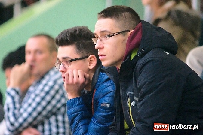 Zdjęcie w galerii na portalu naszraciborz.pl: HLPN: Pierwsze zwycięstwo Feniksa. Morze epitetów w II lidze wiadomości z regionu